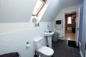 Jack and Jill Ensuite- click for photo gallery
